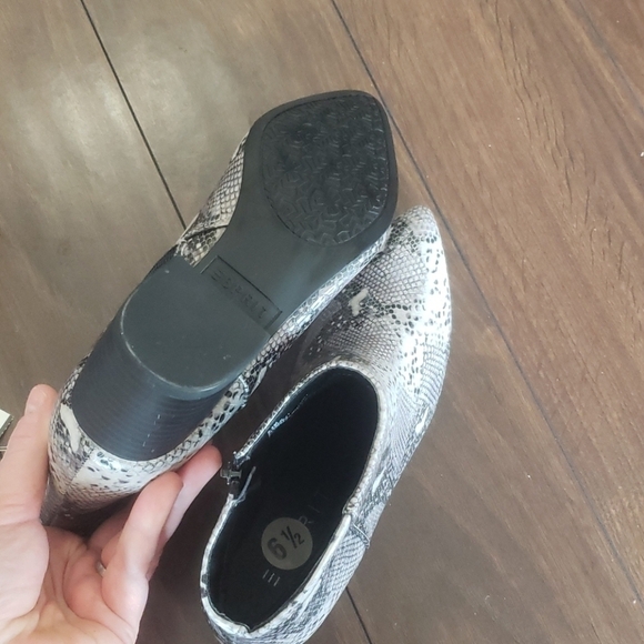 NEW! ESPRIT Maren Classic Snake Skin Print Booties 6.5. - Picture 7 of 7